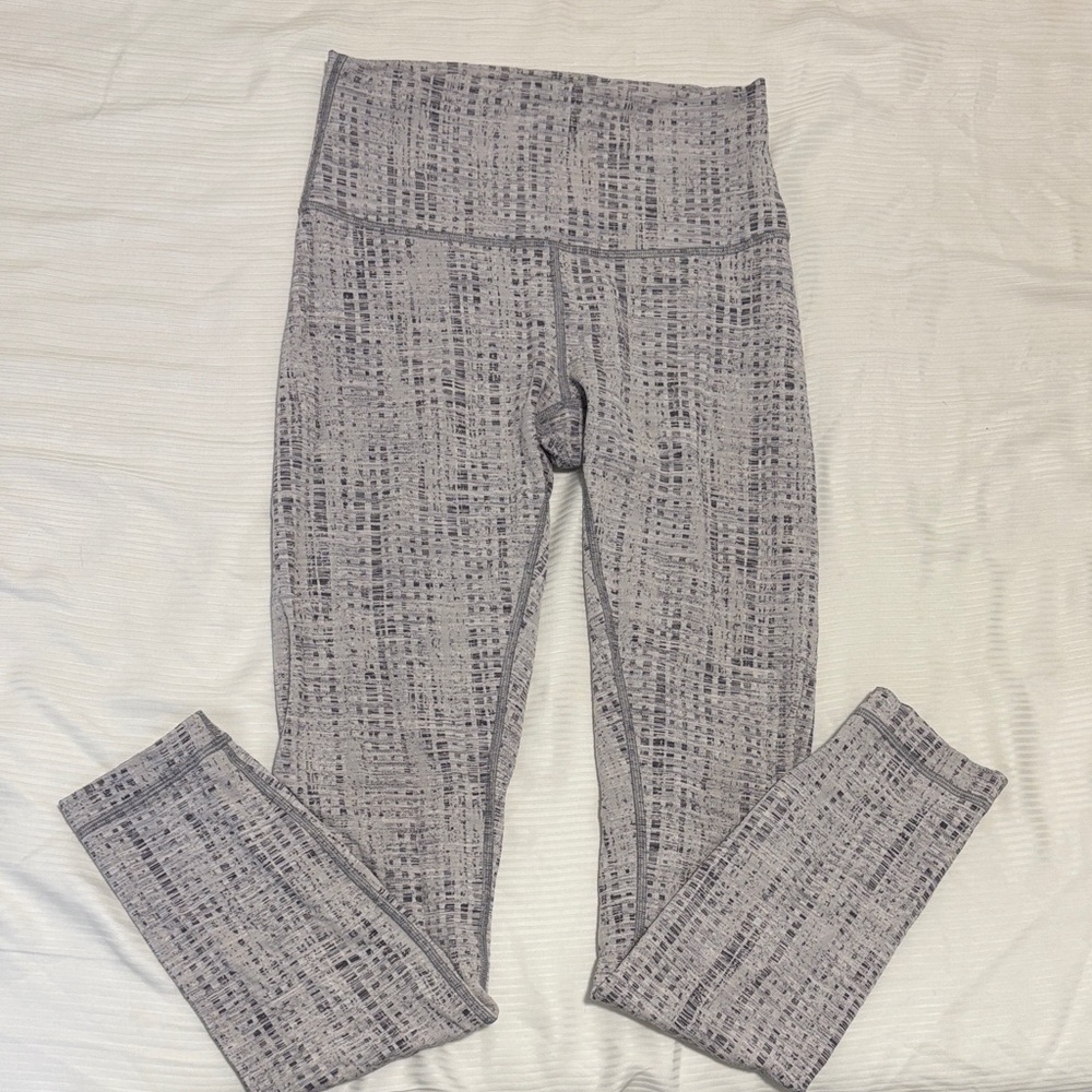Lululemon Gray Patterned High-Waisted Leggings - Great condition, Size 6